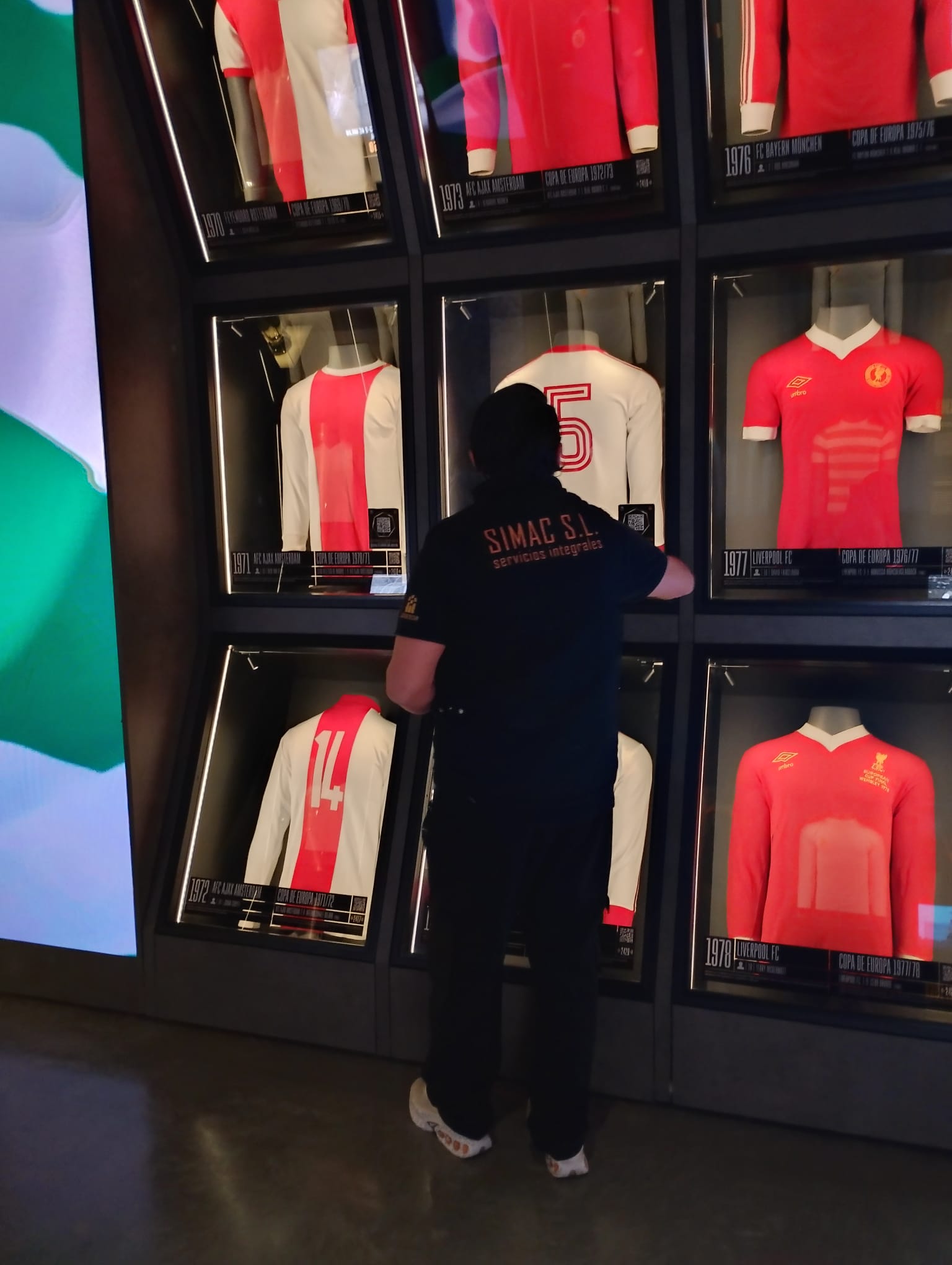 Material para mantenimiento en Museo Legends de Madrid